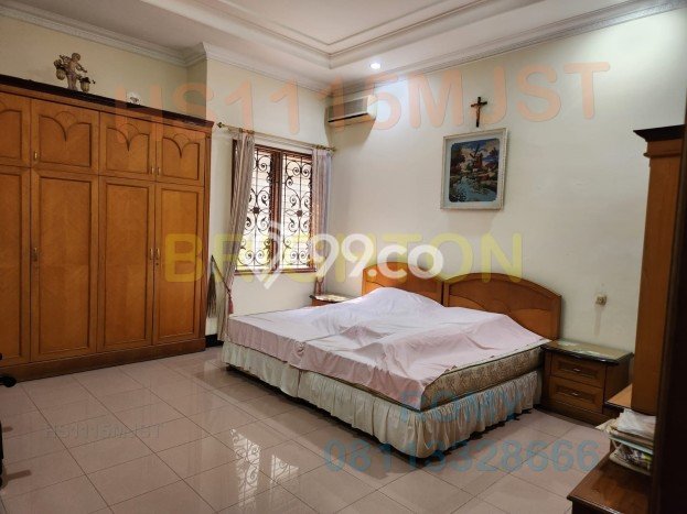 Rumah Mewah Akses Strategis di Surabaya Semi Furnished Rumah Mewah Akses Strategis di Surabaya Semi Furnished