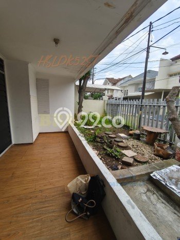 Rumah Modern 5 KT LT 200m2 di Manyar Rumah Modern 5 KT LT 200m2 di Manyar