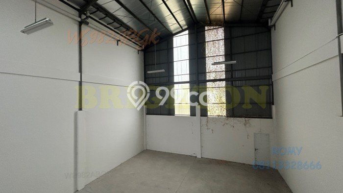 Lokasi Strategis! Dijual Gudang Bisnis di Manyar, Gresik Kondisi Baik Lokasi Strategis! Dijual Gudang Bisnis di Manyar, Gresik Kondisi Baik