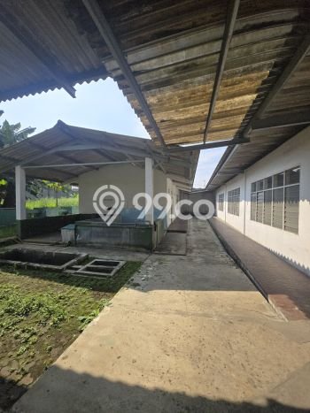 Gudang Disewa di Bandung dengan LB 1300m2 Area Komersial Ramai Gudang Disewa di Bandung dengan LB 1300m2 Area Komersial Ramai