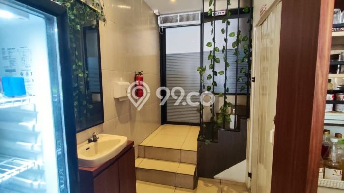 Ruko Komersial Dijual di Gubeng Surabaya LT 70m2 & LB 200m2 Ruko Komersial Dijual di Gubeng Surabaya LT 70m2 & LB 200m2
