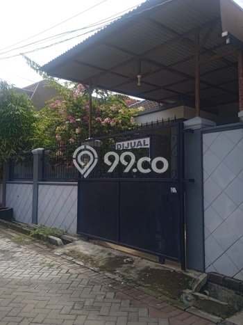 For Sale Rumah 4 Kamar Lokasi Ideal Bagus dan Strategis di Gubeng For Sale Rumah 4 Kamar Lokasi Ideal Bagus dan Strategis di Gubeng