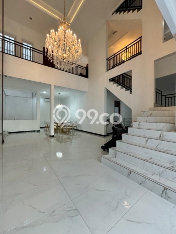 Siap Huni Rumah Mewah 7 Kamar di Kebayoran Baru Dekat ke Mana Pun Siap Huni Rumah Mewah 7 Kamar di Kebayoran Baru Dekat ke Mana Pun