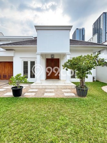 Rumah Mewah Siap Huni LT 673m2 di Cilandak, Jakarta Selatan Rumah Mewah Siap Huni LT 673m2 di Cilandak, Jakarta Selatan