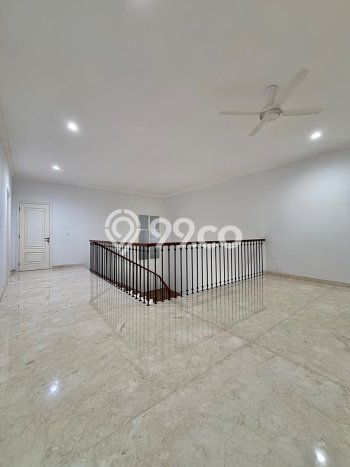 Rumah Mewah Siap Huni LT 673m2 di Cilandak, Jakarta Selatan Rumah Mewah Siap Huni LT 673m2 di Cilandak, Jakarta Selatan