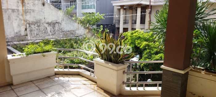 HUNIAN PILIHAN! Rumah di Kebayoran Baru, 5 KM, Lingkungan Asri, Luas 750m2m² LB 700m2m² HUNIAN PILIHAN! Rumah di Kebayoran Baru, 5 KM, Lingkungan Asri, Luas 750m2m² LB 700m2m²