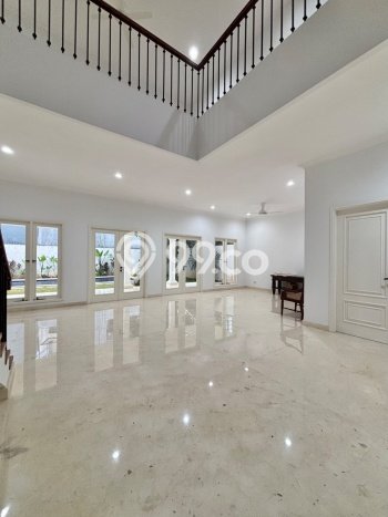 Rumah Mewah Siap Huni LT 673m2 di Cilandak, Jakarta Selatan Rumah Mewah Siap Huni LT 673m2 di Cilandak, Jakarta Selatan