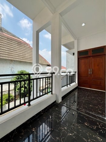 Siap Huni Rumah Mewah 7 Kamar di Kebayoran Baru Dekat ke Mana Pun Siap Huni Rumah Mewah 7 Kamar di Kebayoran Baru Dekat ke Mana Pun