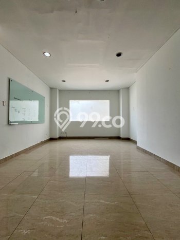 Area Ramai! Kantor Dijual di Kebayoran Baru untuk Bisnis Luas Bangunan 1000m2 Area Ramai! Kantor Dijual di Kebayoran Baru untuk Bisnis Luas Bangunan 1000m2