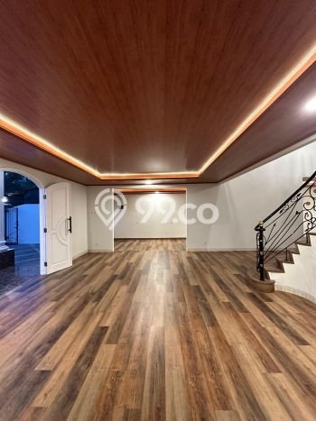 Ready to Use! Luxury House LT 185m2 Desain Elegan di Terogong Ready to Use! Luxury House LT 185m2 Desain Elegan di Terogong