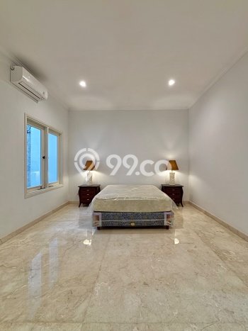 Rumah Mewah Siap Huni LT 673m2 di Cilandak, Jakarta Selatan Rumah Mewah Siap Huni LT 673m2 di Cilandak, Jakarta Selatan