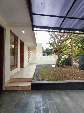 Rumah Luxury Modern Tanpa Renovasi di Lebak Bulus Jakarta Selatan Rumah Luxury Modern Tanpa Renovasi di Lebak Bulus Jakarta Selatan