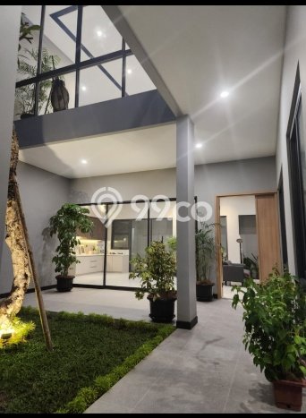 Rumah Mewah LB 400m2 Siap Huni Desain Elegan di BSD The Green, Tangerang Rumah Mewah LB 400m2 Siap Huni Desain Elegan di BSD The Green, Tangerang