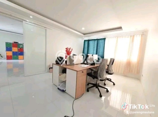 Area Ramai! Gudang Dijual di BSD untuk Bisnis Luas Bangunan 760m2 Area Ramai! Gudang Dijual di BSD untuk Bisnis Luas Bangunan 760m2