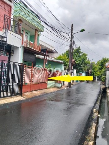Rumah Luas Asri 4 KT Siap Pakai di Pondok Kelapa Jakarta Timur Rumah Luas Asri 4 KT Siap Pakai di Pondok Kelapa Jakarta Timur