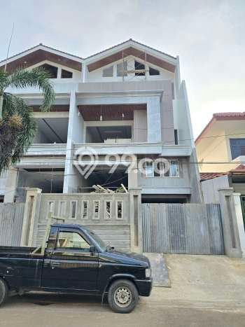 Dijual Rumah Mewah Elegan Dengan View Eksklusif di Puri Indah, Jakarta Barat Dijual Rumah Mewah Elegan Dengan View Eksklusif di Puri Indah, Jakarta Barat