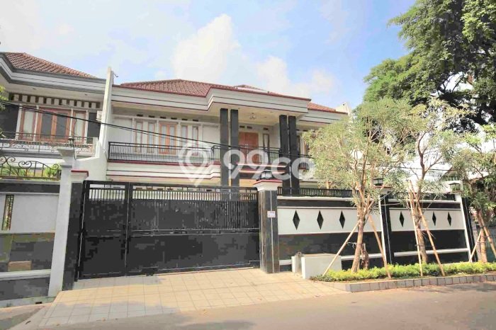 Rumah Eksklusif Siap Huni LT 524m2 di Kebon Jeruk, Jakarta Barat Rumah Eksklusif Siap Huni LT 524m2 di Kebon Jeruk, Jakarta Barat