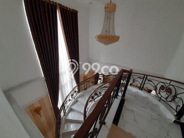 Siap Huni Rumah Mewah 5 Kamar di Tebet Dekat ke Mana Saja Siap Huni Rumah Mewah 5 Kamar di Tebet Dekat ke Mana Saja