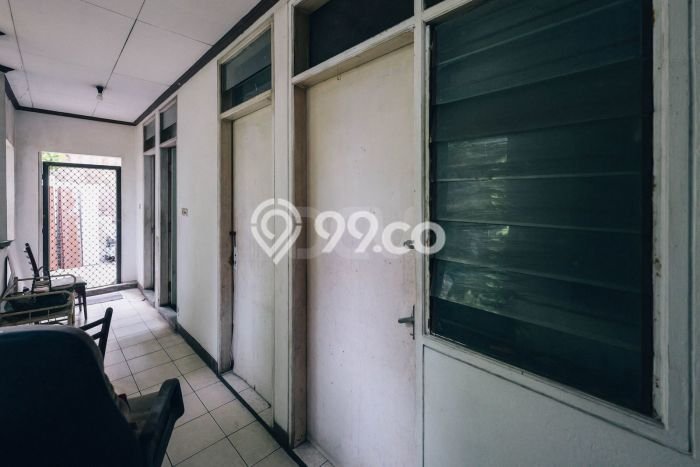 Rumah Terawat 5 KT 3 KM di Kawasan Komersial Tomang, Jakarta Barat Rumah Terawat 5 KT 3 KM di Kawasan Komersial Tomang, Jakarta Barat