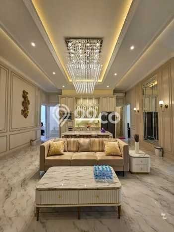 Jual Rumah Luas Megah Dengan View Eksklusif di Pondok Indah, Jakarta Selatan Jual Rumah Luas Megah Dengan View Eksklusif di Pondok Indah, Jakarta Selatan
