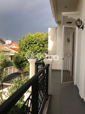 For Sale! Luxury House LT 168m2 Desain Elegan di Pejaten For Sale! Luxury House LT 168m2 Desain Elegan di Pejaten