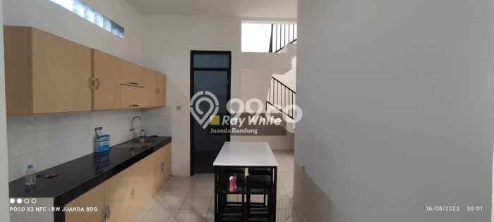 Rumah Minimalis 2 Kamar LT 130m2 di Sariwangi Rumah Minimalis 2 Kamar LT 130m2 di Sariwangi