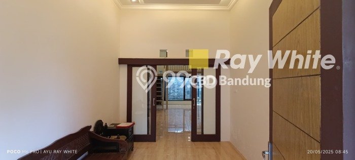 Rumah Modern 3 KT LT 200m2 di Buah Batu Rumah Modern 3 KT LT 200m2 di Buah Batu