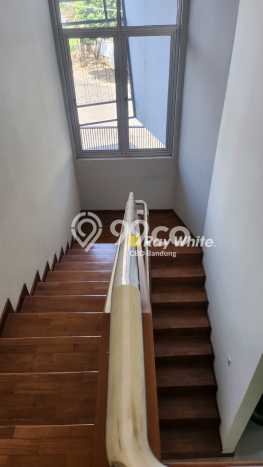 For Sale! Premium House LT 160m2 Desain Elegan di Cigadung For Sale! Premium House LT 160m2 Desain Elegan di Cigadung