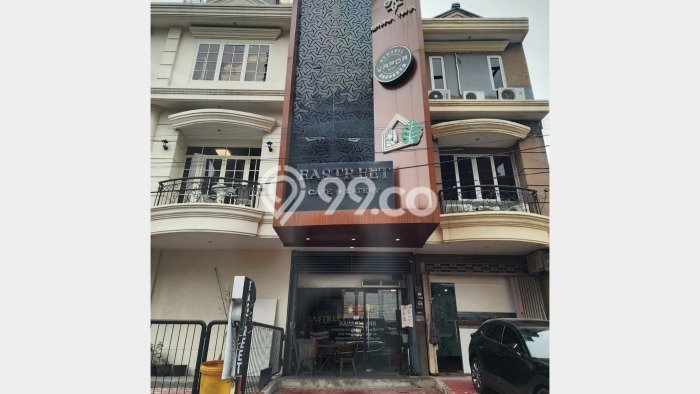 Area Ramai! Ruko Dijual di Gubeng untuk Bisnis Luas Bangunan 245m2 Area Ramai! Ruko Dijual di Gubeng untuk Bisnis Luas Bangunan 245m2