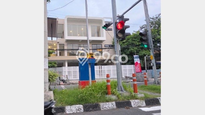Paling Diincar! Komersial Dijual di Mulyosari Harga Kompetitif Paling Diincar! Komersial Dijual di Mulyosari Harga Kompetitif