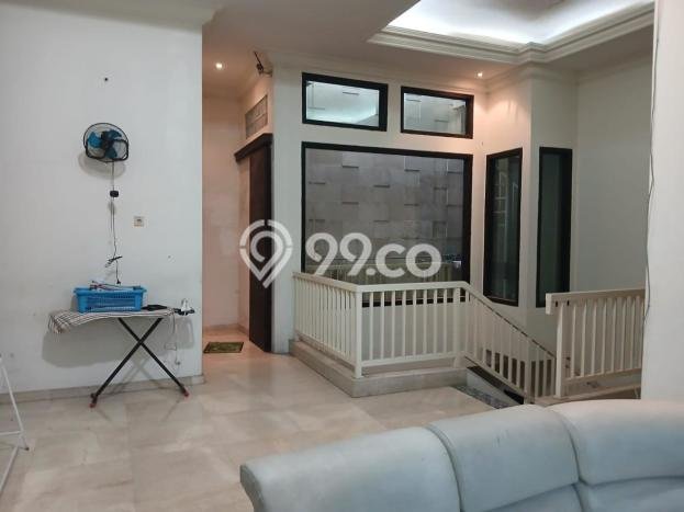 For Sale Hunian Rumah Terawat 4 Kamar di Darmo permai, Surabaya For Sale Hunian Rumah Terawat 4 Kamar di Darmo permai, Surabaya
