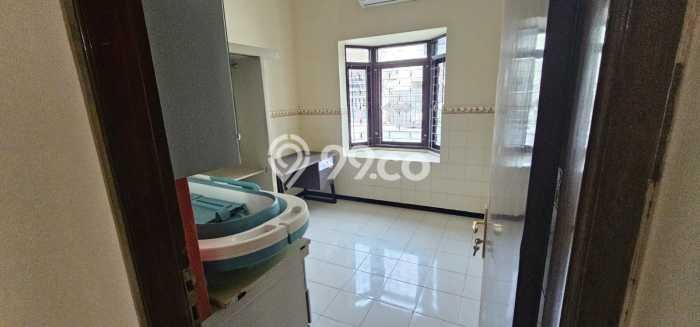 Siap Huni Rumah Mewah 4 Kamar di Tenggilis Mejoyo Dekat ke Mana Pun Siap Huni Rumah Mewah 4 Kamar di Tenggilis Mejoyo Dekat ke Mana Pun
