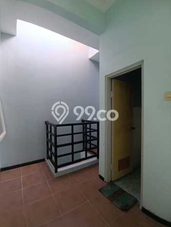 Disewakan! Rumah 3 Kamar Tidur &
3 Kamar Mandi di Kebonsari, Surabaya Disewakan! Rumah 3 Kamar Tidur &
3 Kamar Mandi di Kebonsari, Surabaya