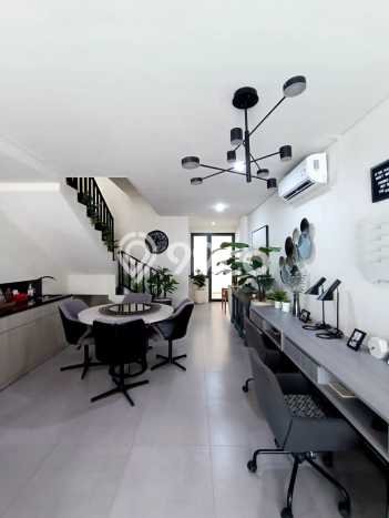 Ruko Bagus Dijual LB 130m2 Lokasi Strategis Surabaya Area Cocok untuk Berbisnis Ruko Bagus Dijual LB 130m2 Lokasi Strategis Surabaya Area Cocok untuk Berbisnis