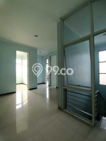 Disewakan! Rumah 3 Kamar Tidur &
3 Kamar Mandi di Kebonsari, Surabaya Disewakan! Rumah 3 Kamar Tidur &
3 Kamar Mandi di Kebonsari, Surabaya