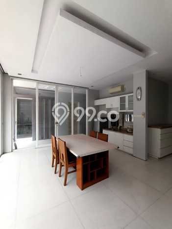 BEST CHOICE! Rumah kawasan Wiyung, 3 KM, Dekat Sekolah, LT 375m2m² Bangunan 400m2m² BEST CHOICE! Rumah kawasan Wiyung, 3 KM, Dekat Sekolah, LT 375m2m² Bangunan 400m2m²