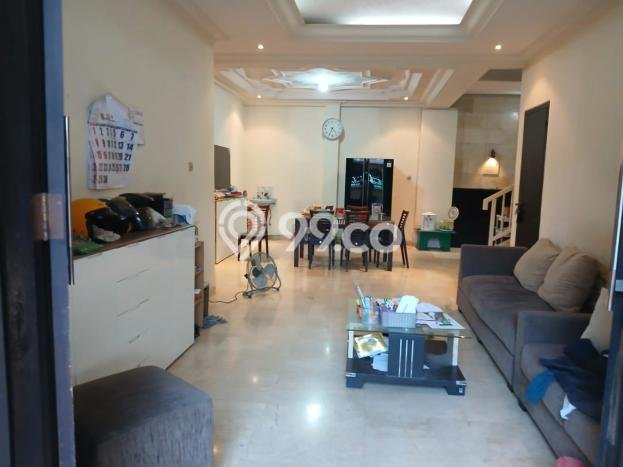 For Sale Hunian Rumah Terawat 4 Kamar di Darmo permai, Surabaya For Sale Hunian Rumah Terawat 4 Kamar di Darmo permai, Surabaya