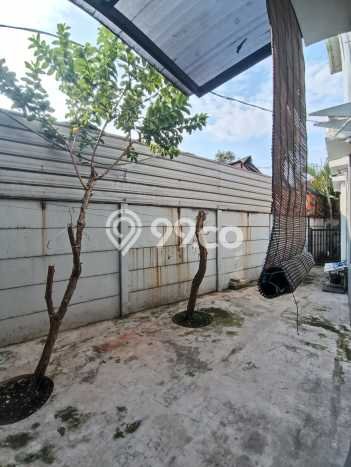 Disewakan! Rumah 3 Kamar Tidur &
3 Kamar Mandi di Kebonsari, Surabaya Disewakan! Rumah 3 Kamar Tidur &
3 Kamar Mandi di Kebonsari, Surabaya
