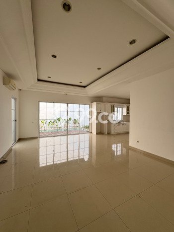 Rumah Elit Modern Tanpa Renovasi di BSD De Park Tangerang Rumah Elit Modern Tanpa Renovasi di BSD De Park Tangerang