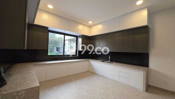 Hunian Mewah LB 210m2 Siap Huni Desain Elegan di Alam Sutera, Tangerang Hunian Mewah LB 210m2 Siap Huni Desain Elegan di Alam Sutera, Tangerang