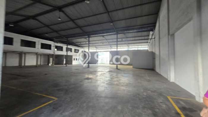 FOR RENT! Gudang di Rungkut Industri Cocok untuk Bisnis 2000m2 FOR RENT! Gudang di Rungkut Industri Cocok untuk Bisnis 2000m2
