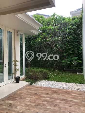 Rumah sewa siap pakai 4 KT di Pakuwon Indah, Surabaya Rumah sewa siap pakai 4 KT di Pakuwon Indah, Surabaya