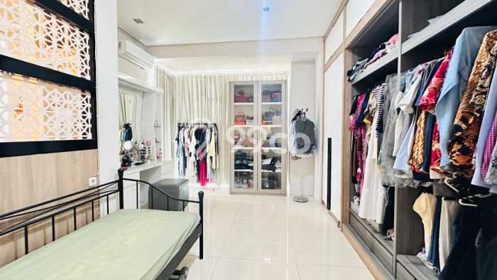 Rumah Luxury Modern Tanpa Renovasi di Citraland Surabaya Rumah Luxury Modern Tanpa Renovasi di Citraland Surabaya