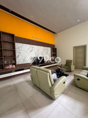 Rumah di Pakuwon Indah, LT 450m², LB 900m² Rumah di Pakuwon Indah, LT 450m², LB 900m²