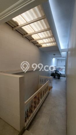 Rumah Elit Modern Tanpa Renovasi di Graha Surabaya Rumah Elit Modern Tanpa Renovasi di Graha Surabaya