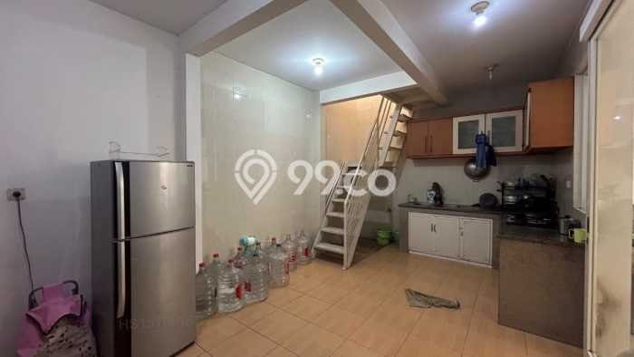Rumah Elit Modern Tanpa Renovasi di Pakuwon Indah Surabaya Rumah Elit Modern Tanpa Renovasi di Pakuwon Indah Surabaya