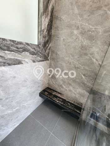 Rumah Elit Modern Siap Huni di Pakuwon Indah Surabaya Rumah Elit Modern Siap Huni di Pakuwon Indah Surabaya