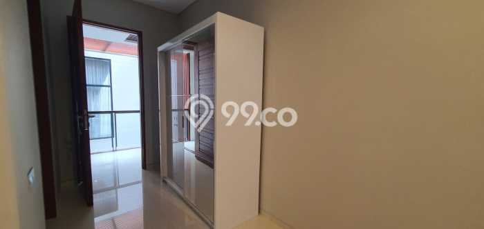 Rumah Kondisi Baik Disewakan di Pakuwon Indah, Surabaya LT 495m2, LB 400m2 Rumah Kondisi Baik Disewakan di Pakuwon Indah, Surabaya LT 495m2, LB 400m2
