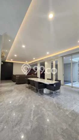 Rumah Elit LB 450m2 Siap Pakai Desain Elegan di Pakuwon Indah, Surabaya Rumah Elit LB 450m2 Siap Pakai Desain Elegan di Pakuwon Indah, Surabaya