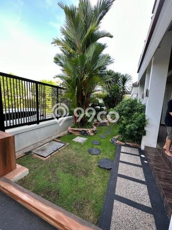 Hunian Mewah LT 450m² / LB 500m² di Kawasan Asri Pakuwon City, Surabaya Hunian Mewah LT 450m² / LB 500m² di Kawasan Asri Pakuwon City, Surabaya